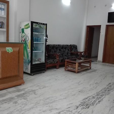 فاراناسي Dynasty Guest House المظهر الخارجي الصورة