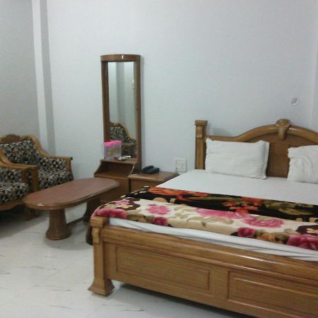 فاراناسي Dynasty Guest House المظهر الخارجي الصورة