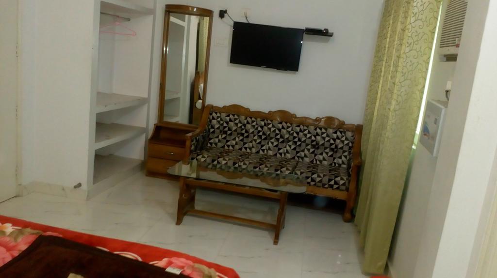 فاراناسي Dynasty Guest House المظهر الخارجي الصورة