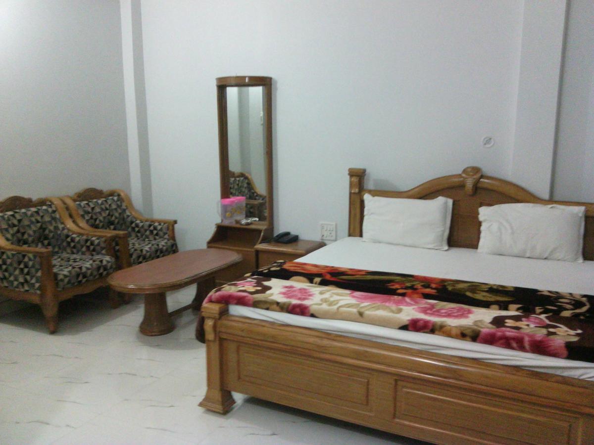 فاراناسي Dynasty Guest House المظهر الخارجي الصورة